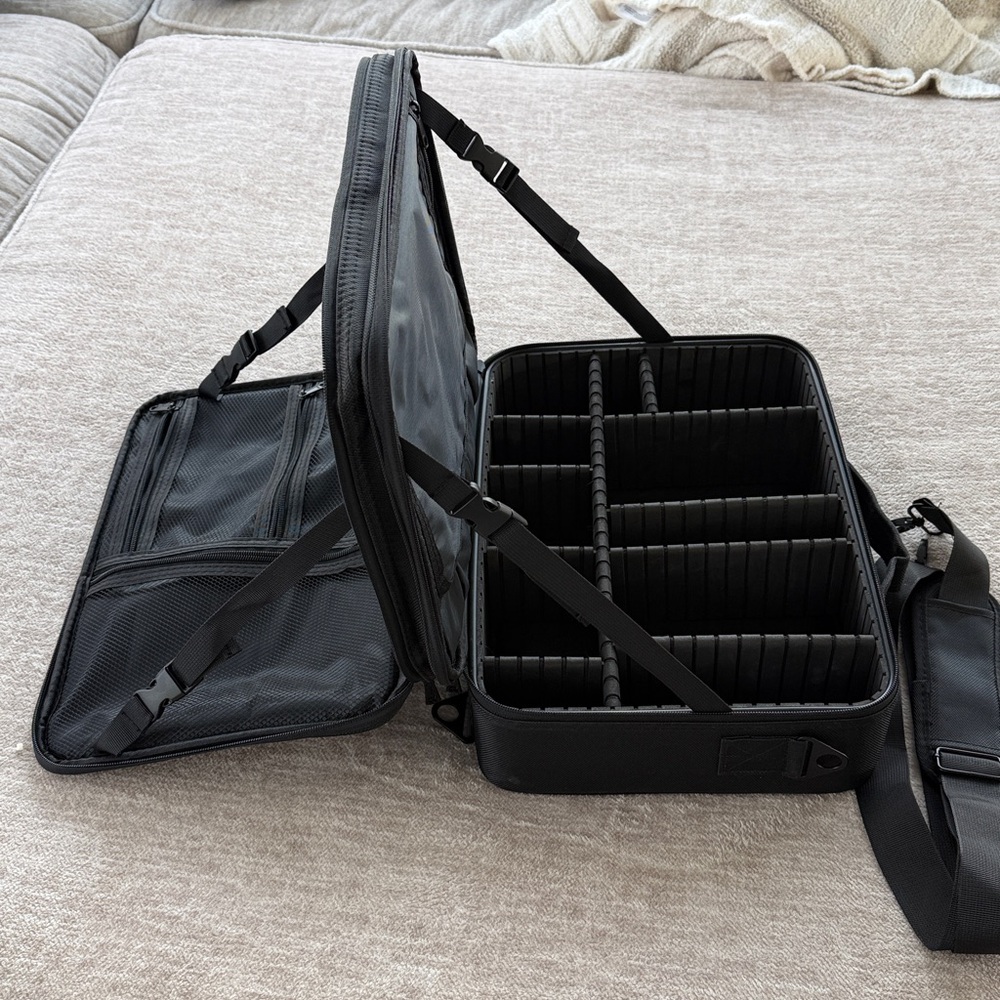 Large Makeup Organizer - Picture 9 of 17